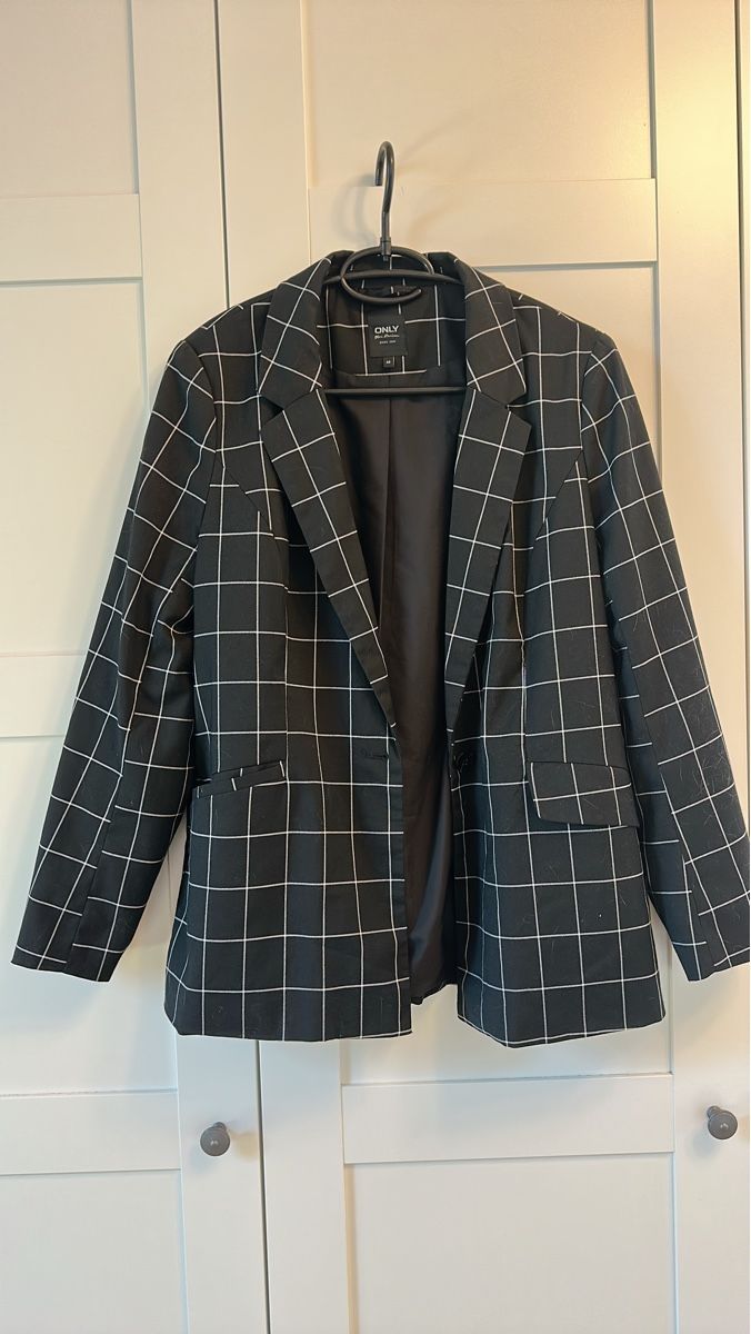 Only Jacken: Blazer schwarz karriert – Gebraucht aus Adlikon von Chbu84