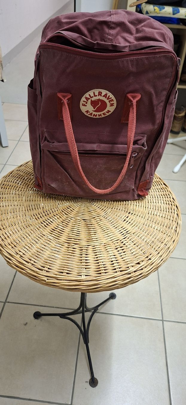 Fjällräven Zaini: Fjällräven Rucksack Beere  – Usato da Männedorf venduto da Spargeluno 1