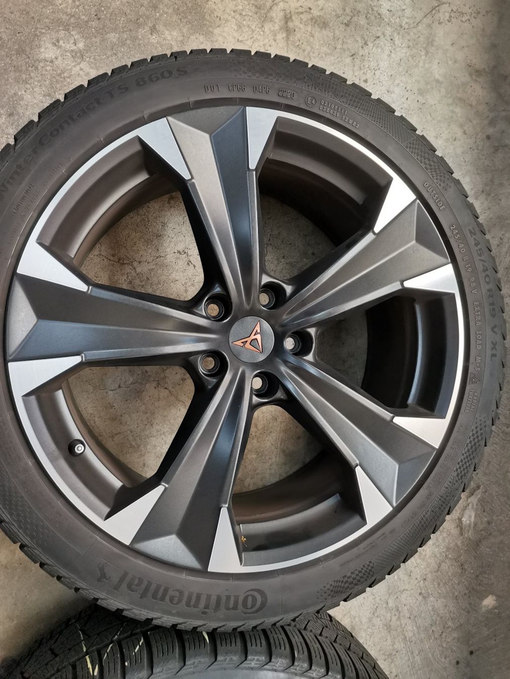 Seat Pneumatici & Ruote complete: Seat / Cupra Ateca Räder – Usato da Cham venduto da grepper13 4