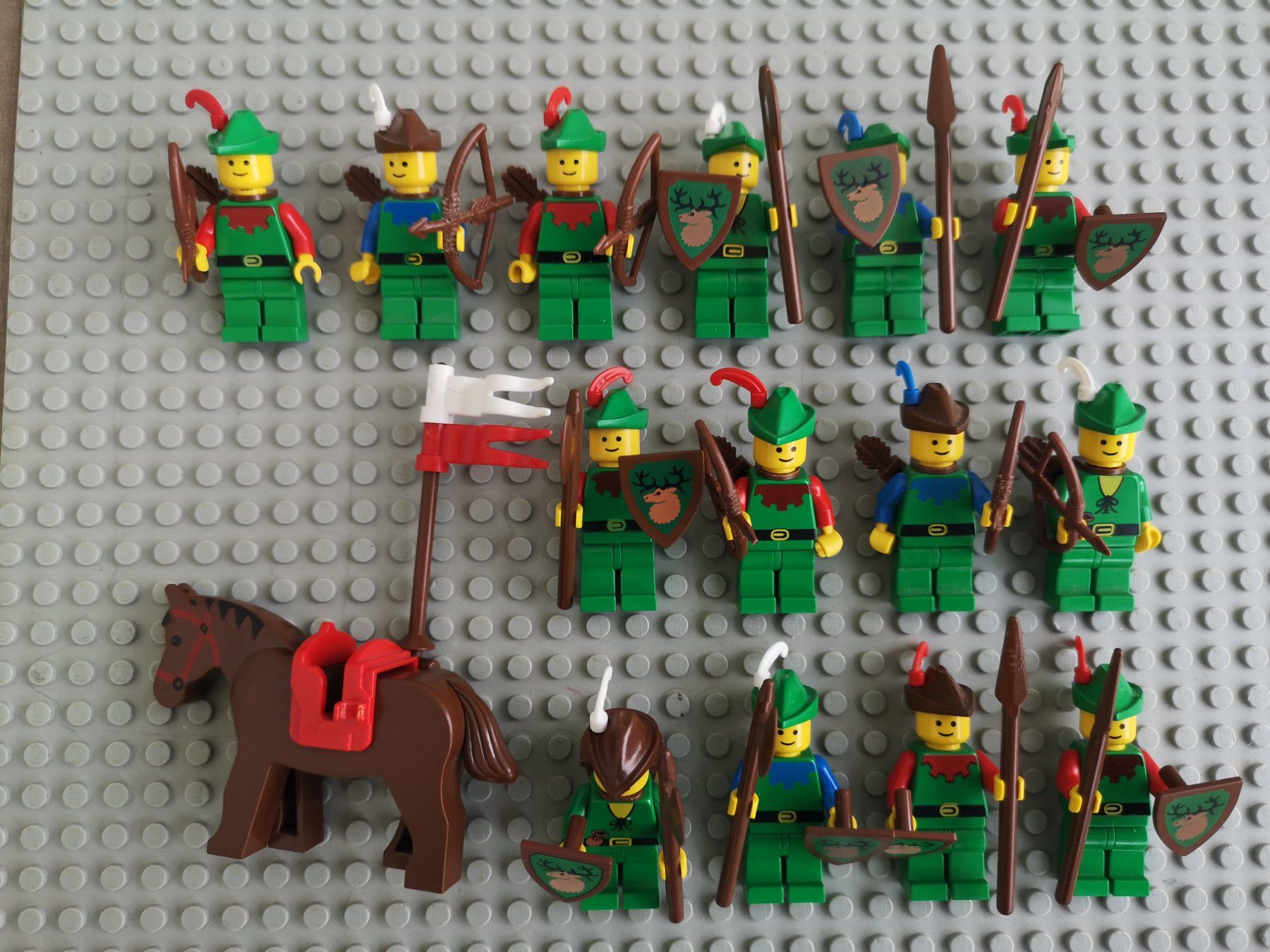 Lego Giocattoli: LEGO Forestmen / Waldmänner Figuren Konvolut – Usato da Goldau venduto da MacPad 2