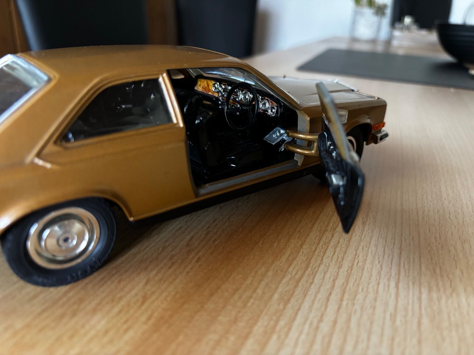 Bburago Modellini d'auto: Rolls Royce Camargue 1/22 Bburago – Usato da Affeltrangen venduto da Pal-94 4