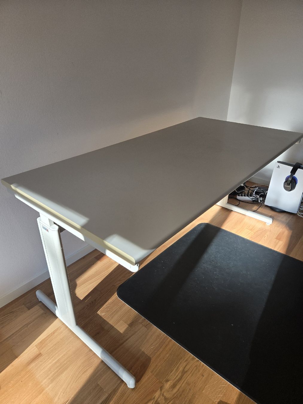 Scrivanie: Pult/Schreibtisch breite 160cm – Usato da Solothurn venduto da hewlettundPackard 1