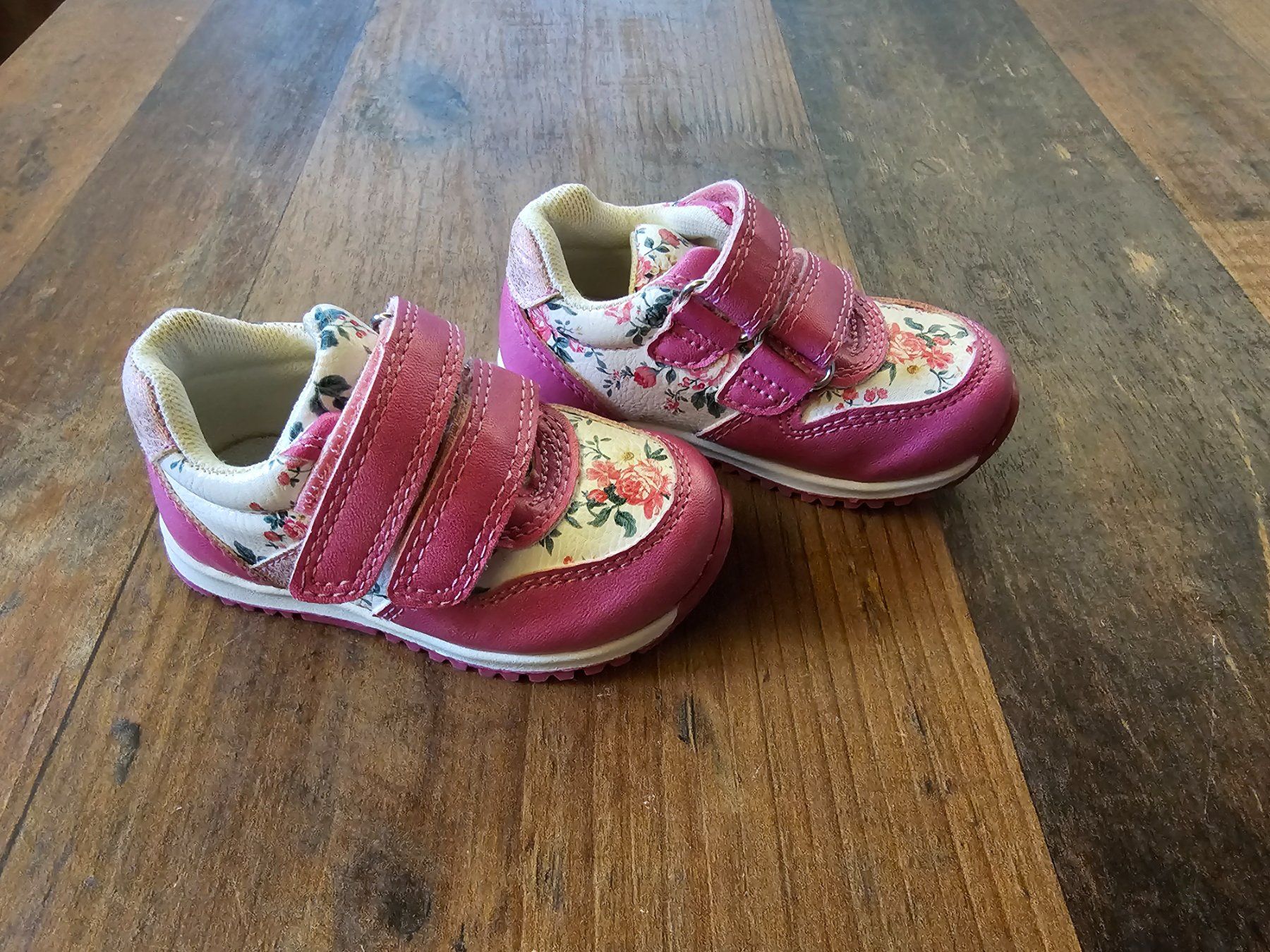 Scarpe per ragazzi: Schuhe Baby Gr. 19 – Usato da Engi venduto da kat_7zfx