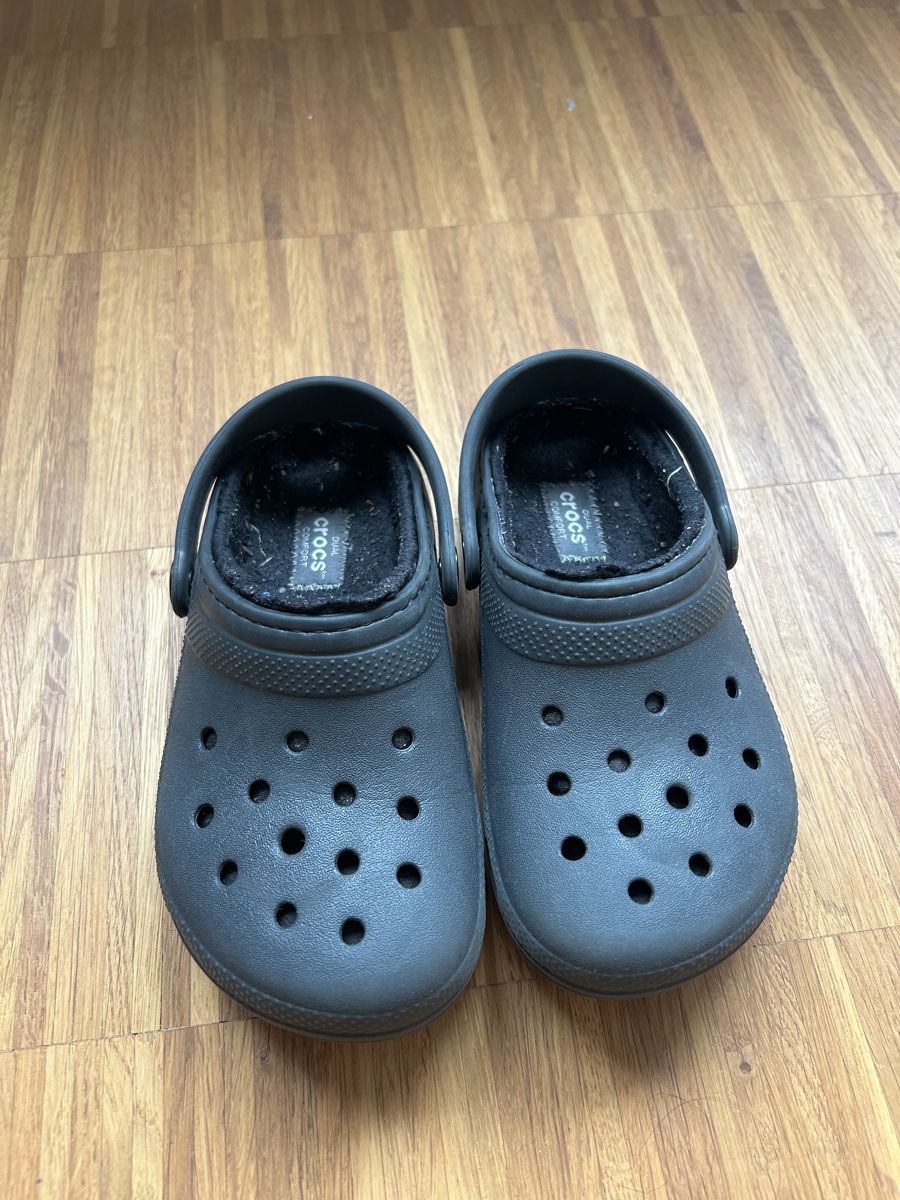 Crocs Schuhe für Jungen: Crocs Comfort C12 – Gebraucht aus Wettswil von Jules87