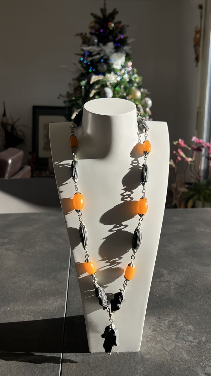 Catenine: Collier artisanal, perles orange, main de Fatma – Usato da Nyon venduto da stylevintage79