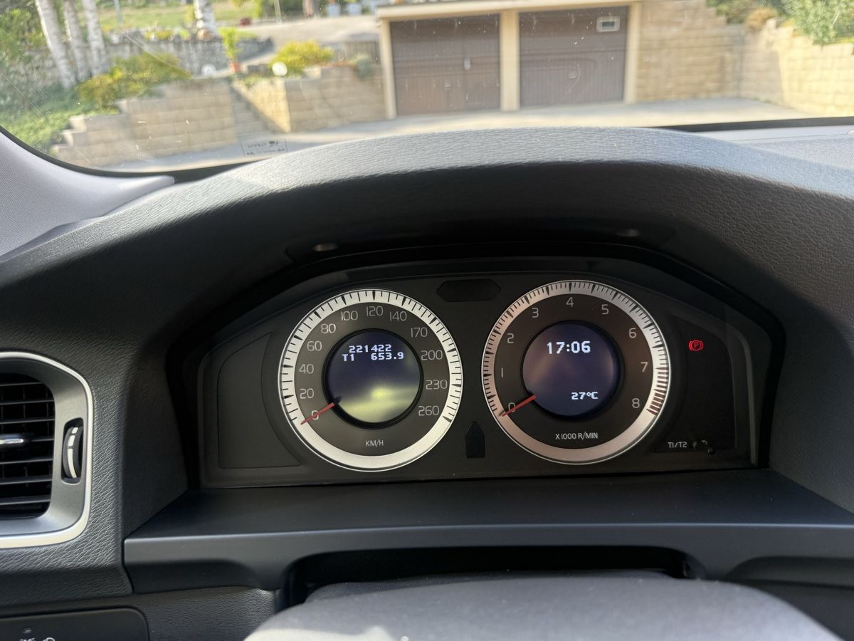 Volvo Automobili: Volvo S60 3.0 T6 AWD – Usato da Les Ponts-de-Martel venduto da LdRs_PDM 8