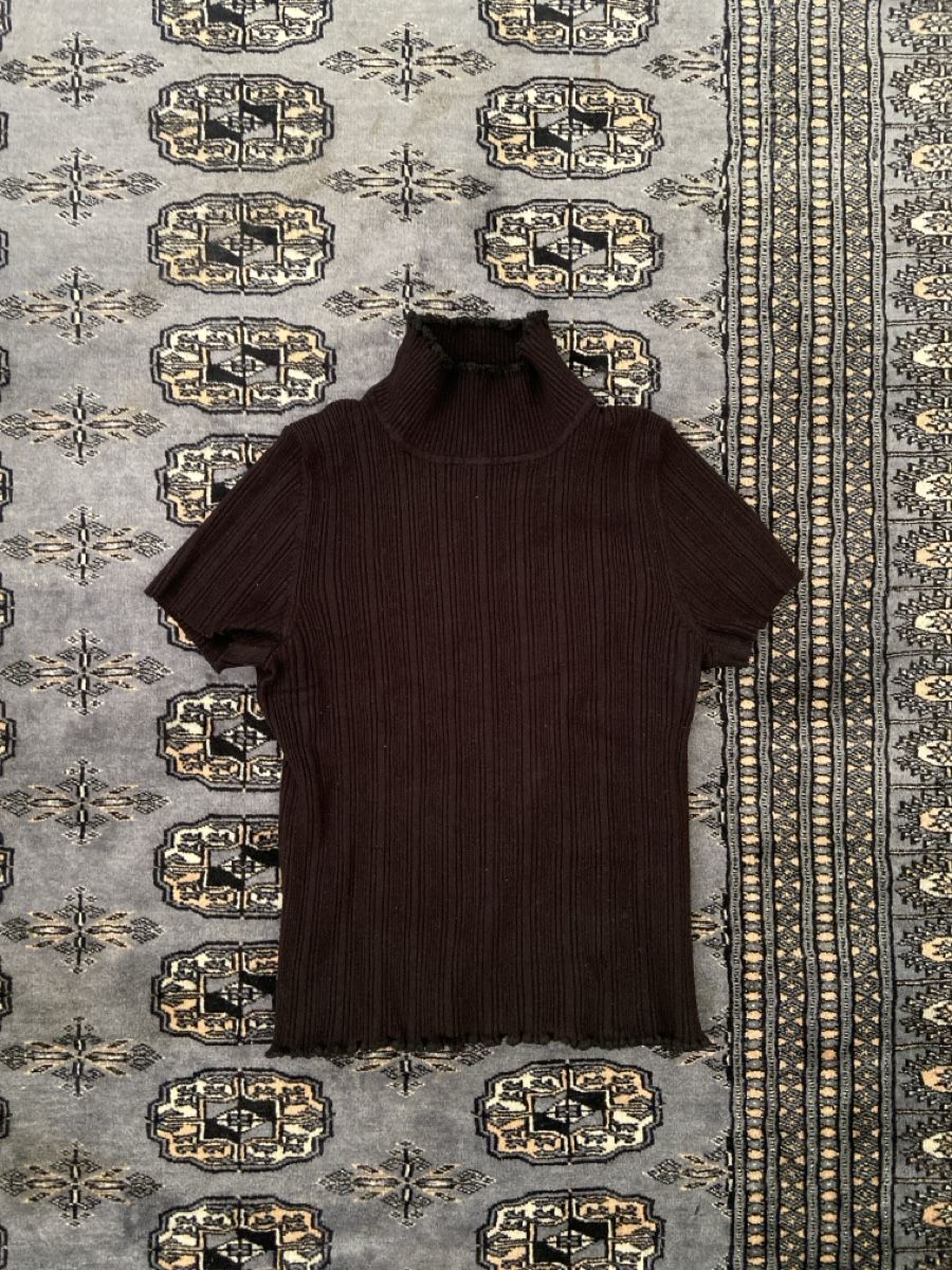 Tops: schwarz, hocher kragen, tshirt – Gebraucht aus Basel von Erdbeer_maus