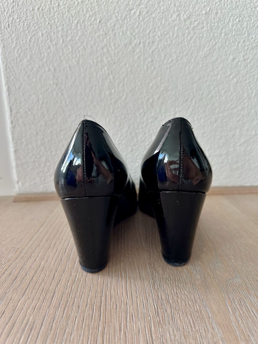 Stuart Weitzman Scarpe da donna: Stuart Weitzman black Patent Leather Flats – Usato da Horgen venduto da cfedier2212 3