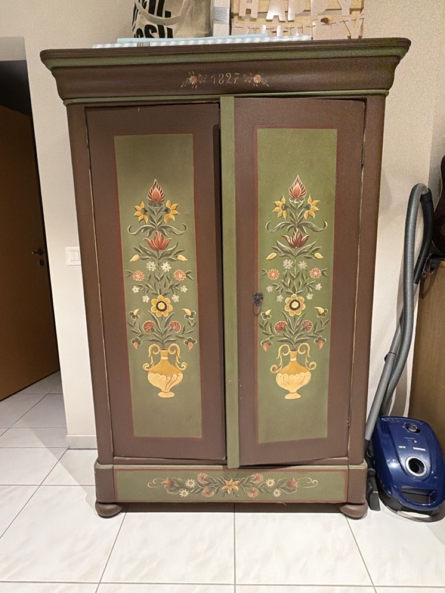 Armadi: Antiker Schrank, Bauernschrank – Usato da Wilen (Sarnen) venduto da EMI-62