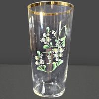 🌸 Blütenzauber im Glas – Maiglöckli trifft Goldrand 🌿