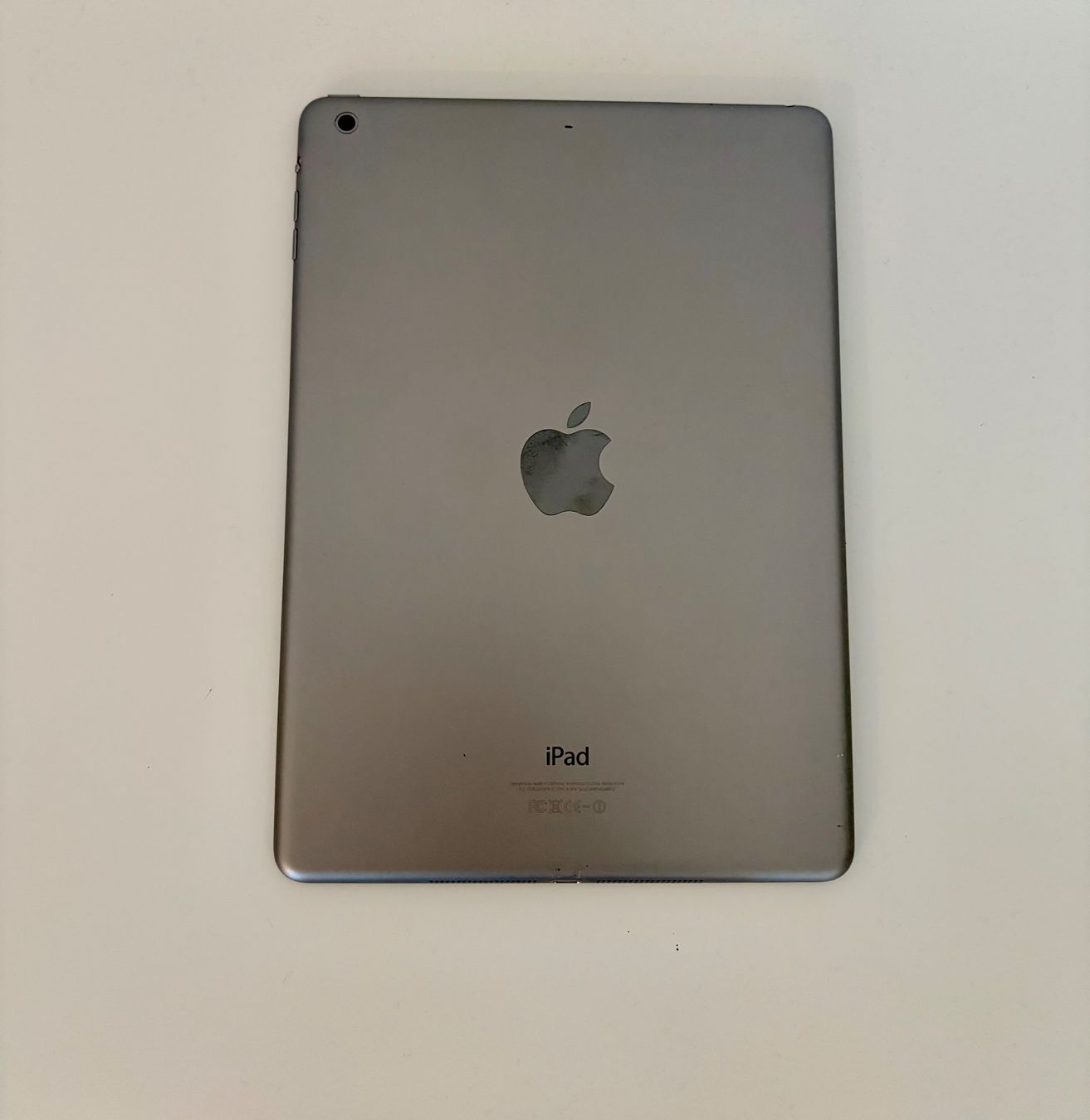 Apple Tablet PC: Ipad Air – Usato da Zürich venduto da liv_wyz7 1