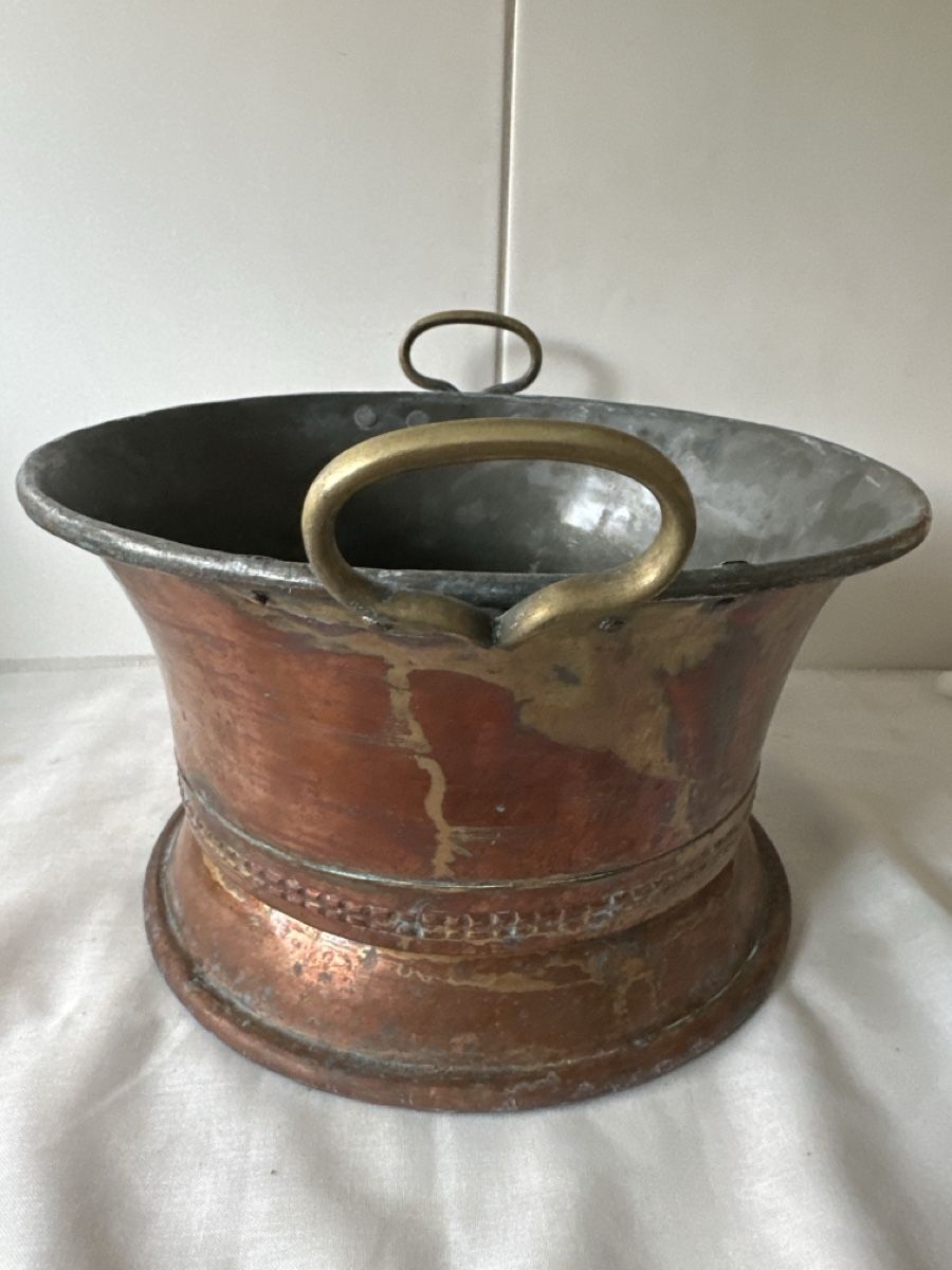 Pentole: Antikes Kupfer-Löcherbecken mit Messinggriffen D. ca. 30 cm – Usato da Zürich venduto da Chaeffeler 4