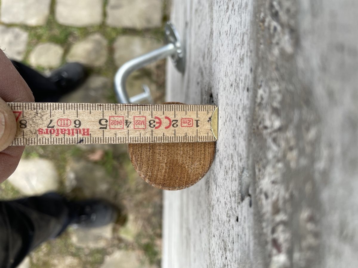 Balustrades: Handlauf Eichenholz mit Metallhalterung – D'occasion à Hauptwil par c-pro 5