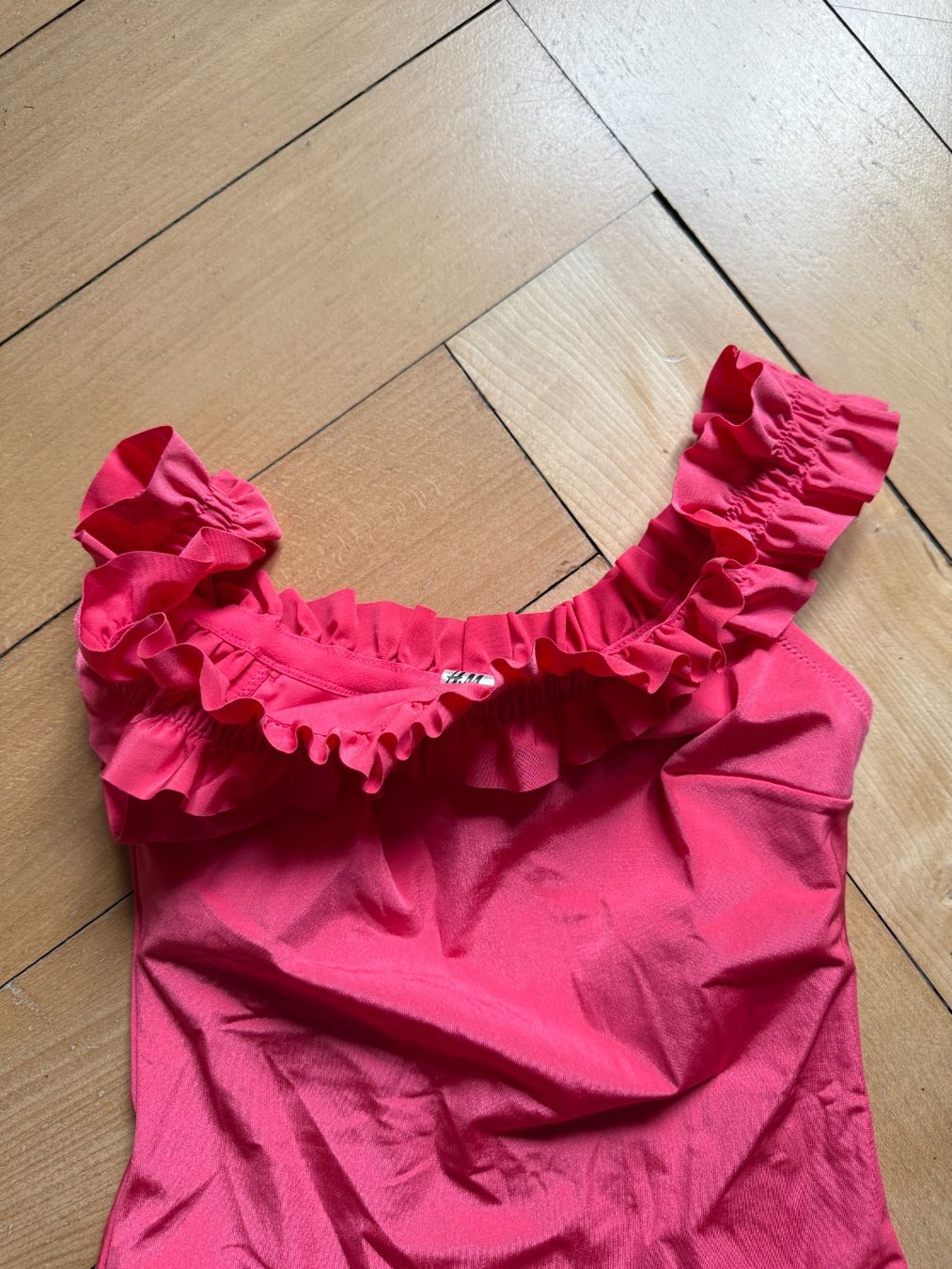 H&M Costumi da bagno & Bikini: Monokini Badeanzug pink mit Rüschen 36 – Usato da Zürich venduto da Diazaio 1