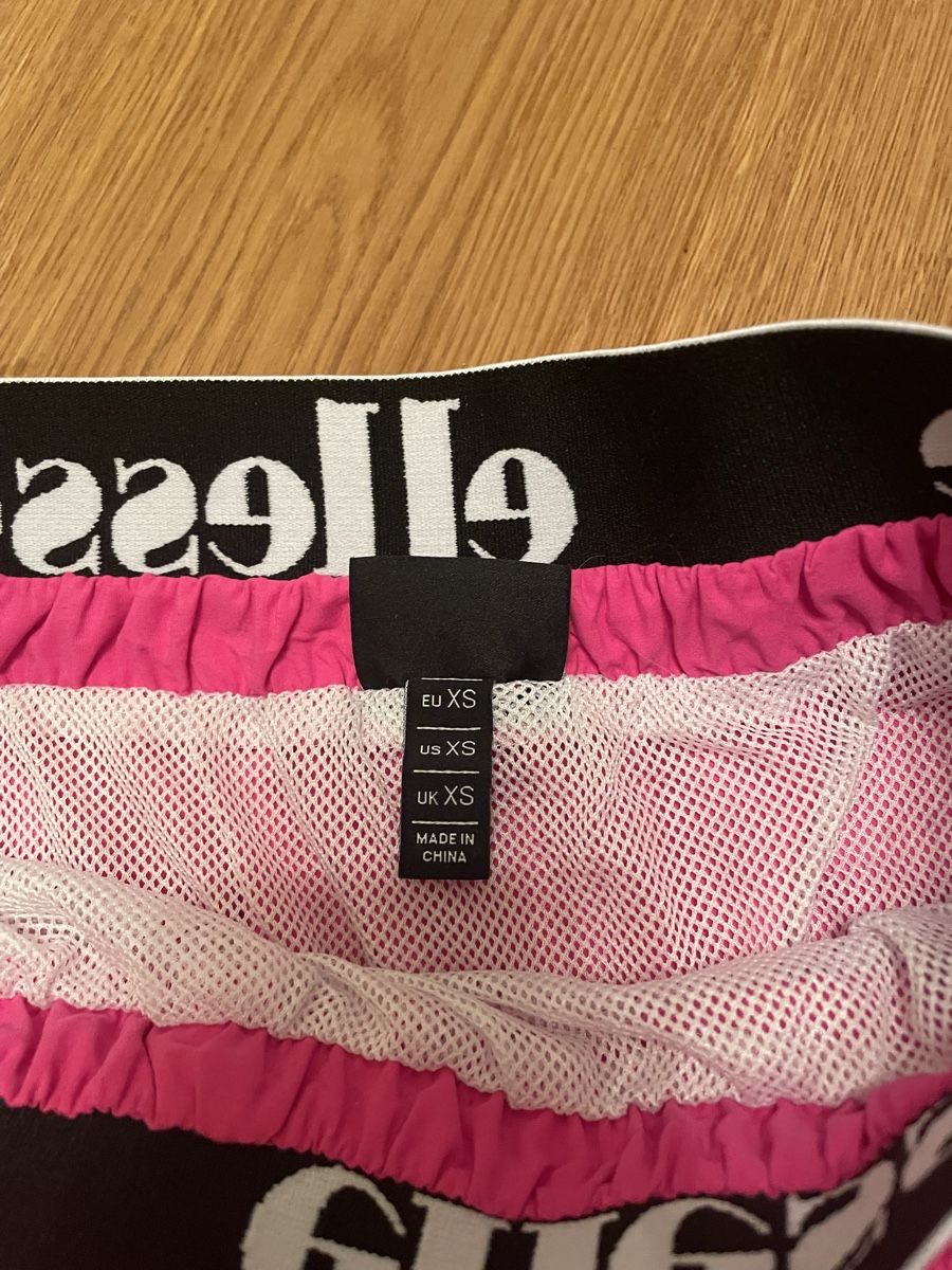 Pantalons: Badehose pink – D'occasion à Crésuz par Egli_Joel 2
