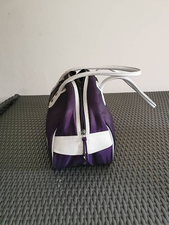 Taschen: Nike Sporttasche  unbenutzt, Lagerware – Gebraucht aus Zürich von Elena231 2