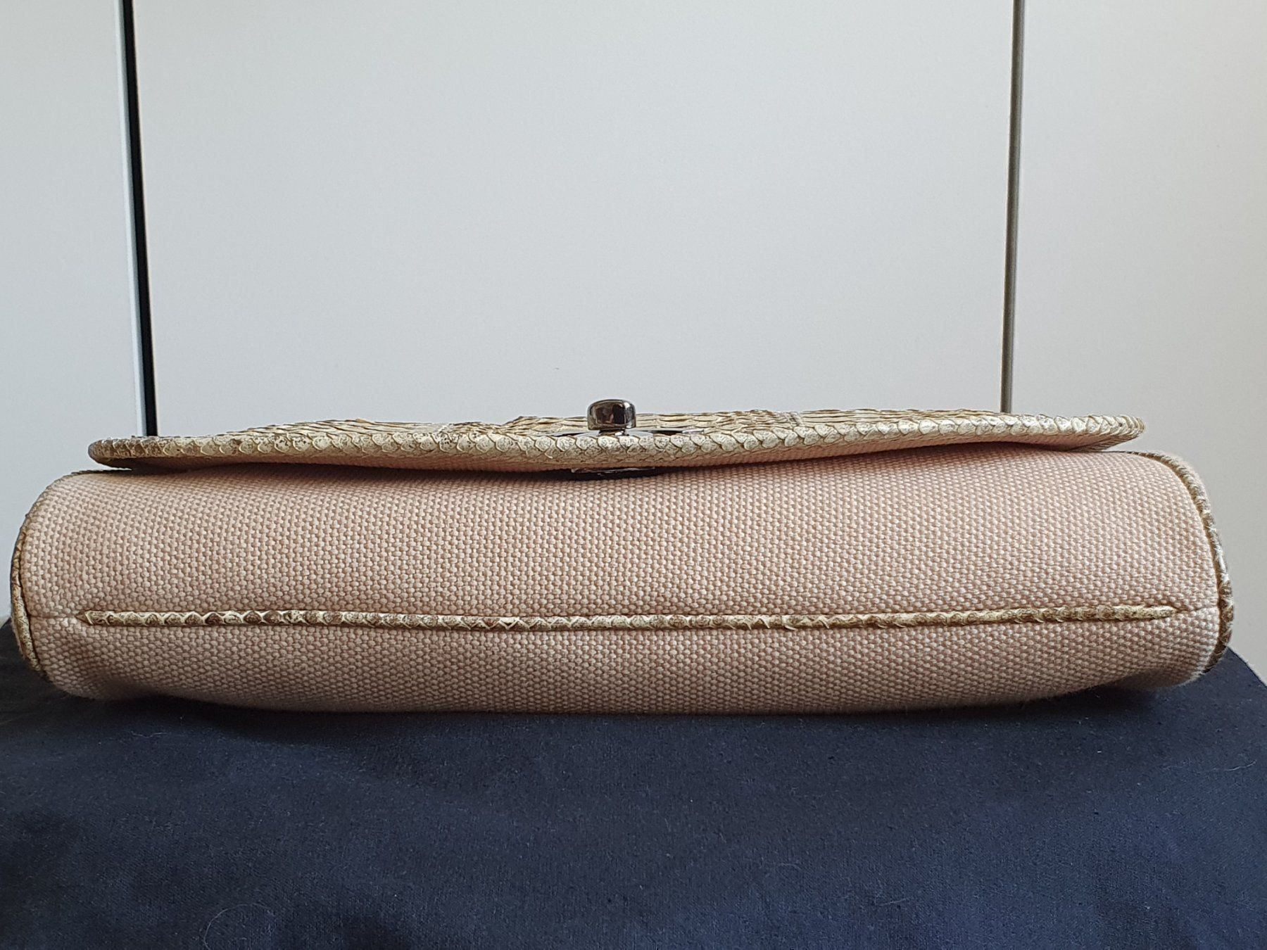 Chanel Borse da donna: CHANEL Python Hand Tasche Creme CC Logo! – Usato da Wängi venduto da Pambola 9