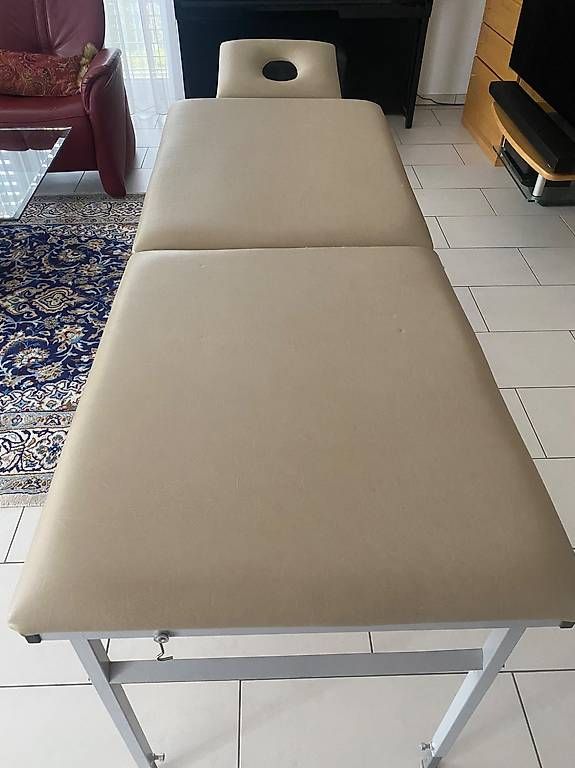 Lettini & sedie per cosmetici: Original Hausmann Untersuchungsliege/Massageliege – Usato da Kirchberg SG venduto da TatjanaSL 1