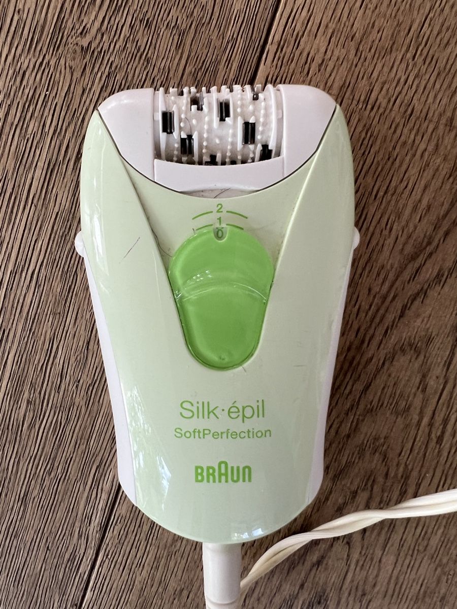 Braun Epilatori: Braun Silk-épil SoftPerfection Epilierter – Usato da Schenkon venduto da NCB77