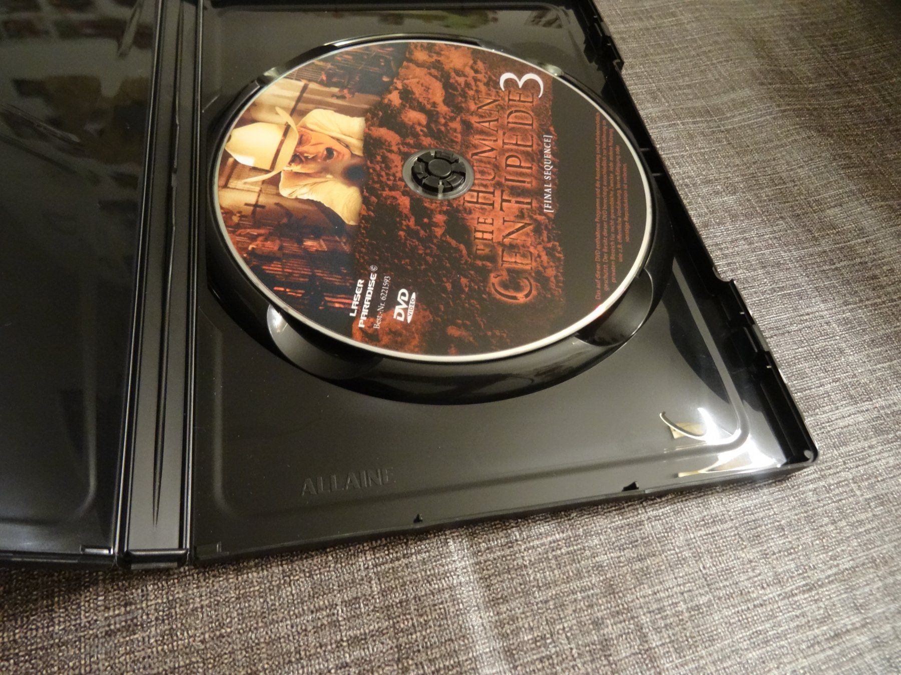 Tous les DVDs: DVD The Human Centipede 3 (Final Sequence) – D'occasion à Olten par Disc-Verkauf 1