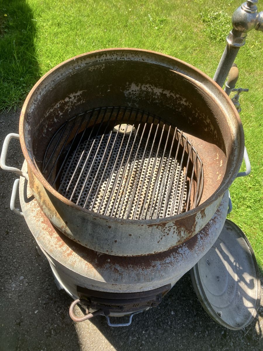 Griglie: Grill, Holzkolegrill, Feuerschale – Usato da Rotkreuz venduto da Engeli67 2