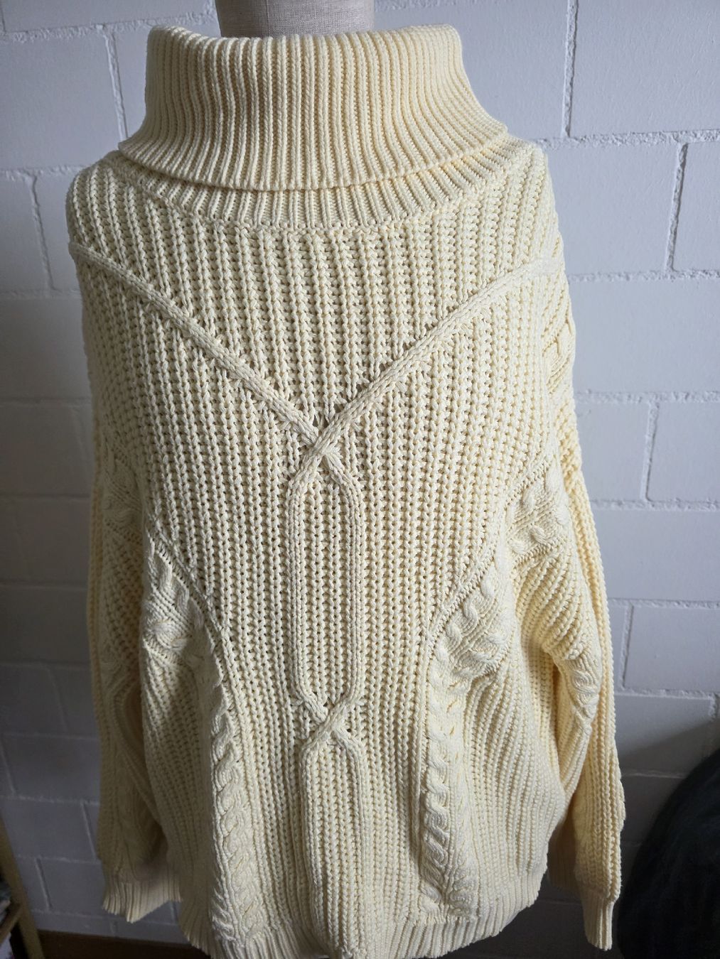 Pulls & Sweat-shirts: Pullover – Neuf avec emballage d'origine à Rüti ZH par car_gl78