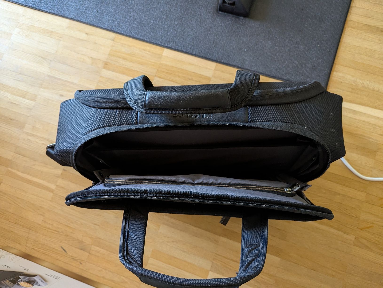 Samsonite Borse: Samsonite Notebook Tasche – Nuovo (secondo la descrizione) da Bätterkinden venduto da mar_rxs5 2