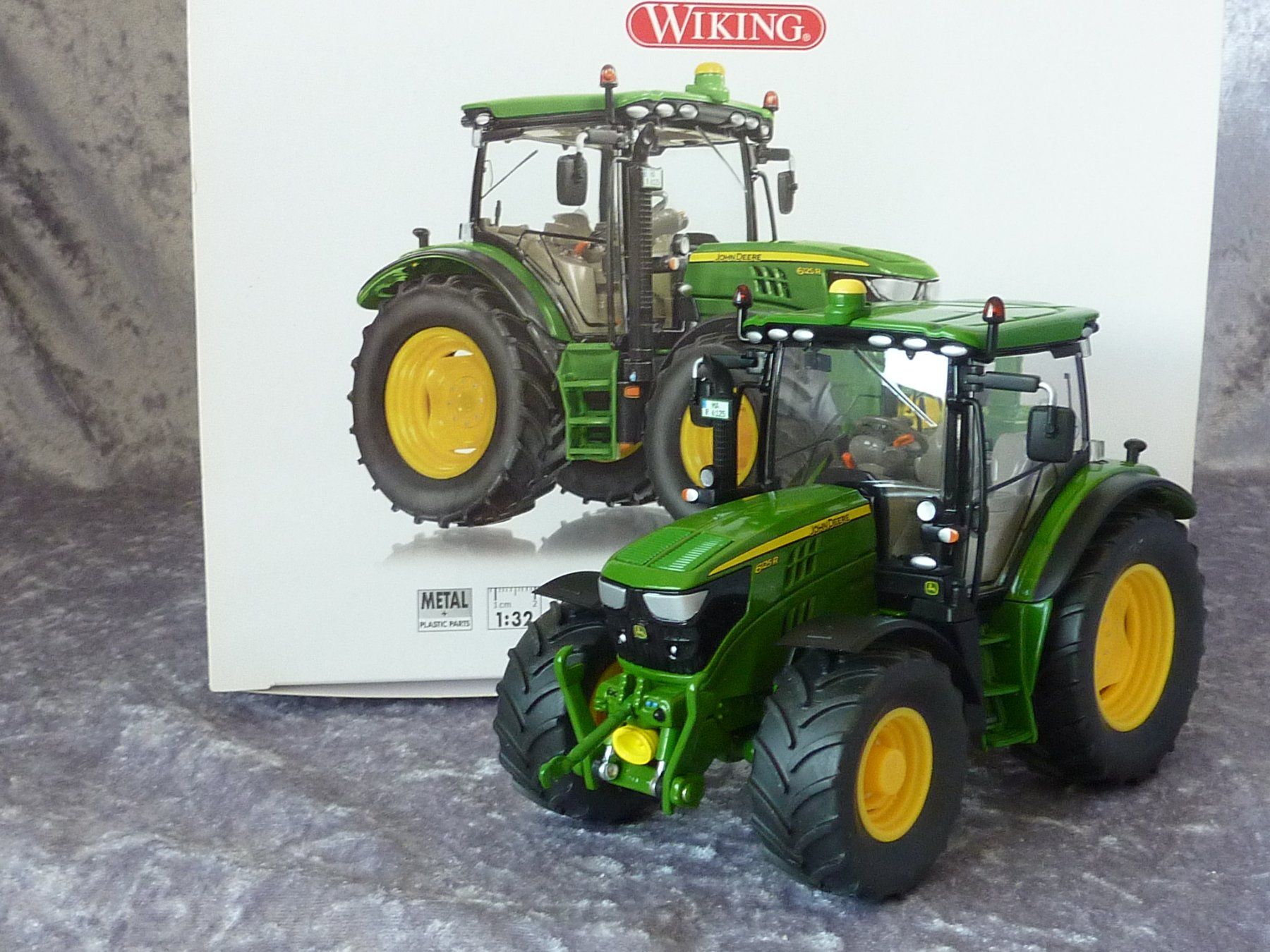 Modellbausätze & Standmodelle: John Deere 6125R  1:32 – Neu (gemäss Beschreibung) aus Dürrenäsch von modellautos4you