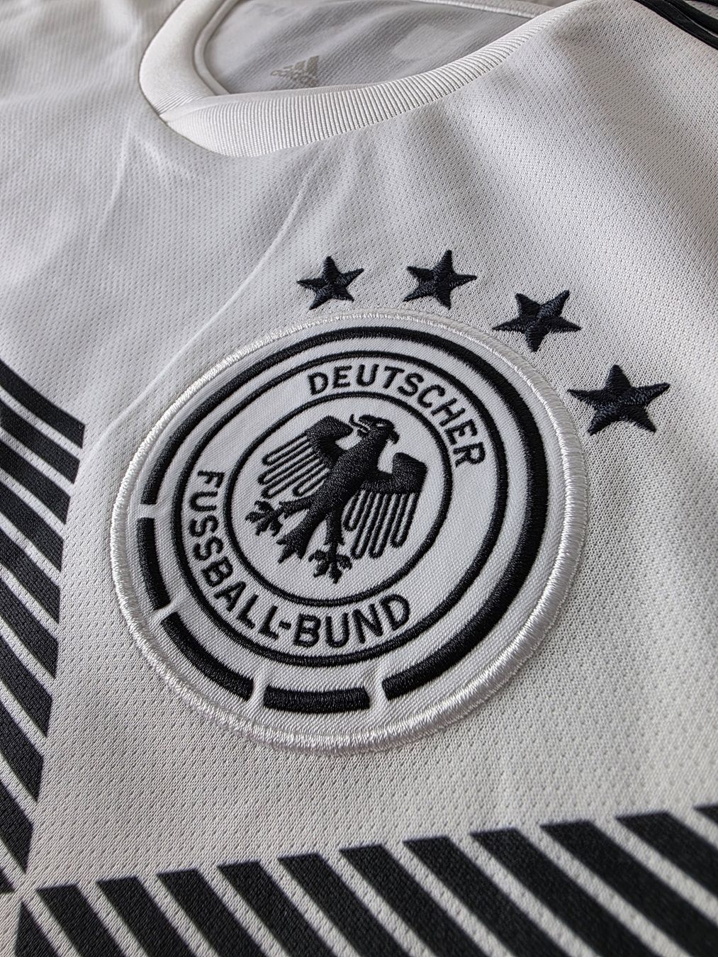 Adidas Canottiere & Pantaloni: DEUTSCHLAND 2018 TRIKOT - WM PATCH – Usato da Lüchingen venduto da Jersey_Time 3