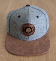Snapback Cap mit Magnet für Flaschendeckel