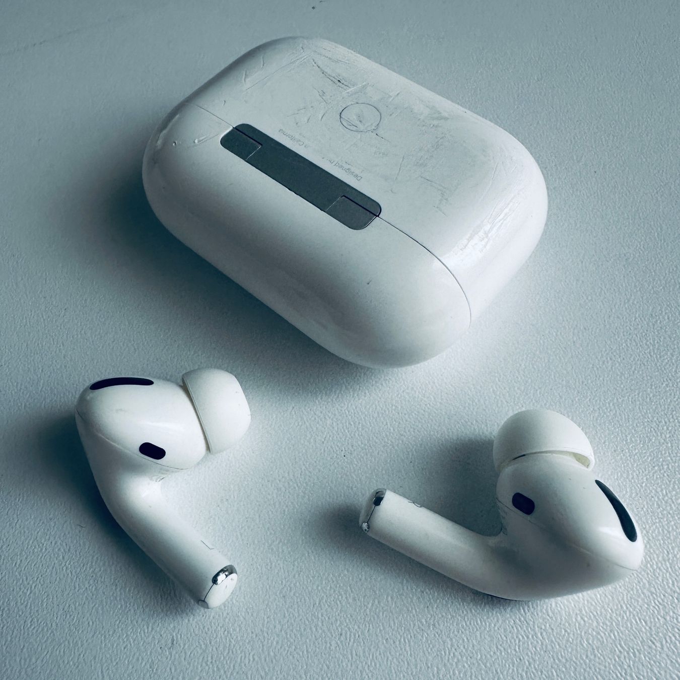 Apple Cuffie: Original Apple AirPods Pro 1 Gen. mit Wireless Case & Kabel – Usato da Basel venduto da MY.AIRPODS.SHOP 2