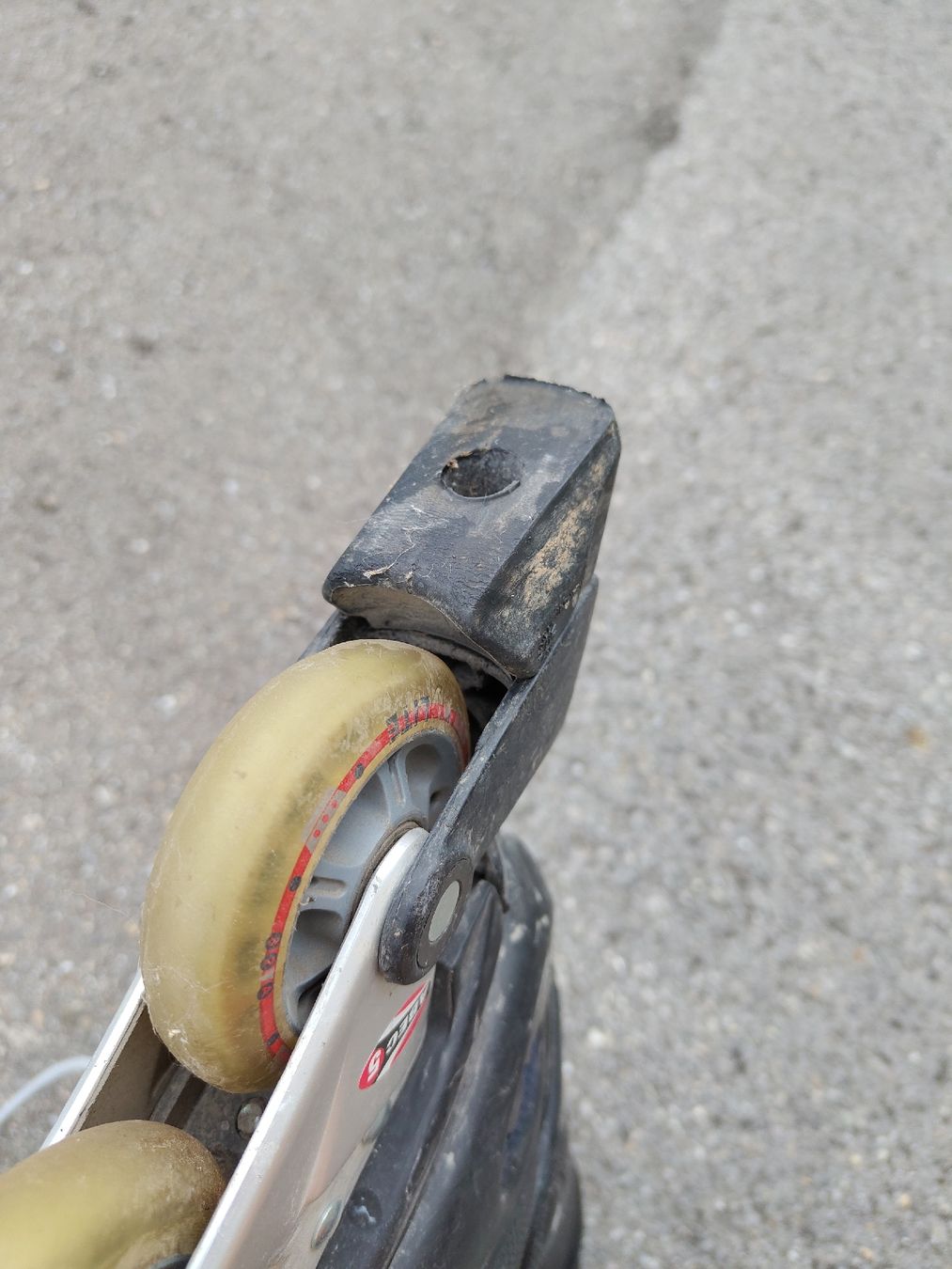 Pattini in linea & Pattini a rotelle: Inlineskates Grösse 42 gebraucht, 2 Paar – Usato da Rheineck venduto da Roman120 2