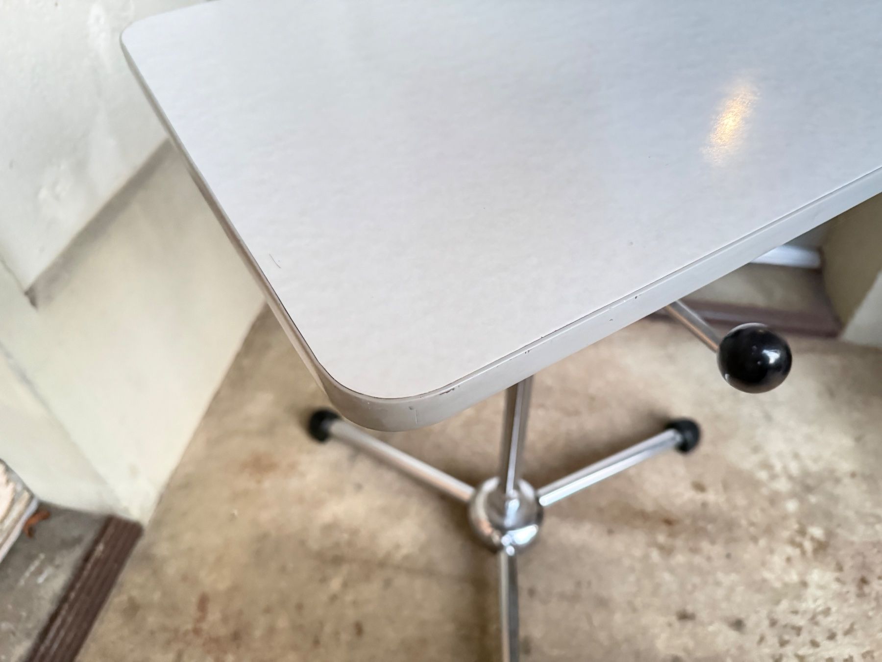 Tavoli: Beistelltisch // höhenverstellbar – Usato da Schinznach-Dorf venduto da mix 8