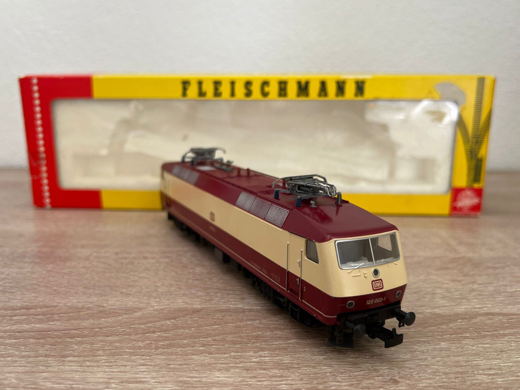 Fleischmann Modellini di ferrovie: Fleischmann 4350 E-Lok BR 120 DB H0 – Usato da St-Aubin-Sauges venduto da Lo_Go 3