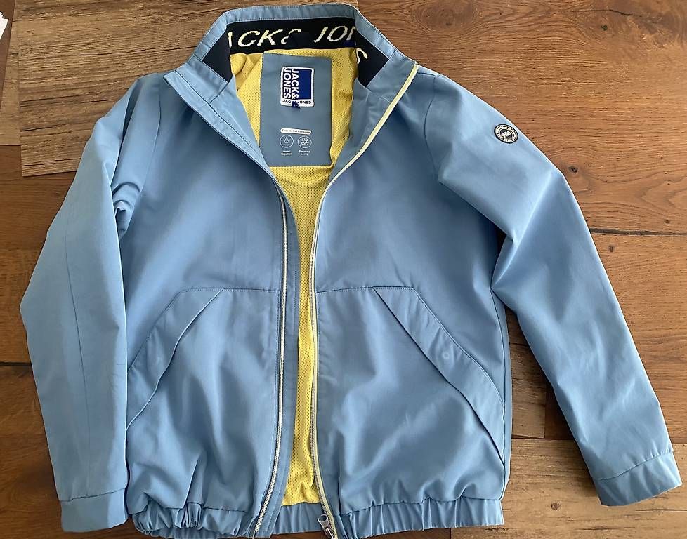 Giacche & Cappotti: Leichte Jacke Gr 152-158 – Usato da Basel venduto da svetlana010