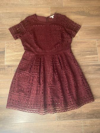 H&M Kleid mit Spitze bordeaux Gr. XL