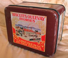 B.23 biscuits 2 boîtes identique Oulevay fer blanc anciennes