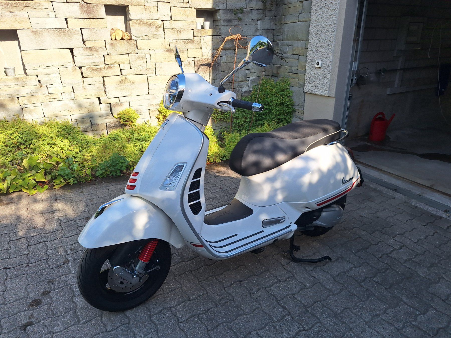 Piaggio Scooter: Piaggio Vespa GTS300 – Usato da Bischofszell venduto da Backstage8 1