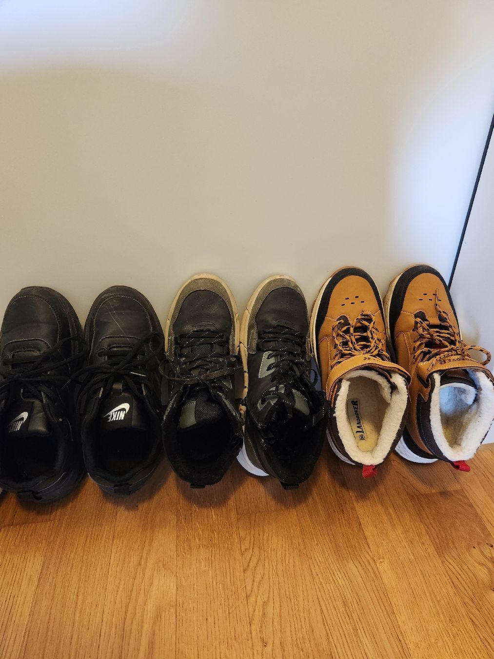 Scarpe per ragazzi: Jungsschuhe – Nuovo (secondo la descrizione) da Bern venduto da Kljucanka