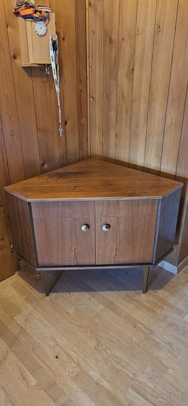 Kommoden: Vintage Eckmöbel  – Gebraucht aus Belp von Ginus85