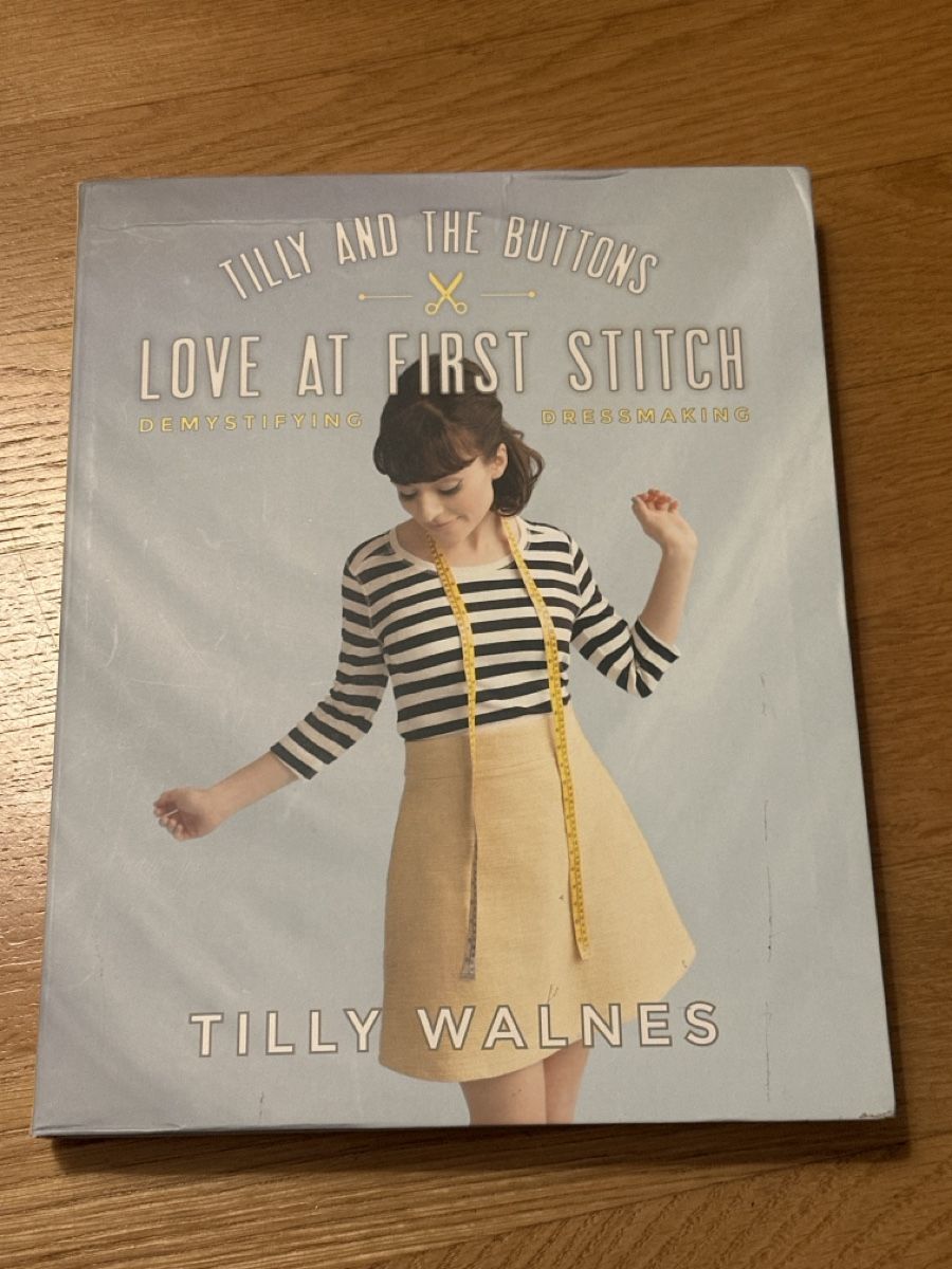 Libri: Love at first stitch - Tilly and buttons – Usato da Zürich venduto da icecream