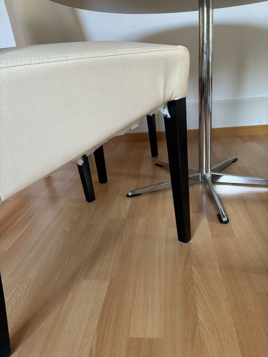 Set di tavolo e panche: GRATIS! Runder Tisch + 4 Stühle – Usato da Bern venduto da wisemagpie 3