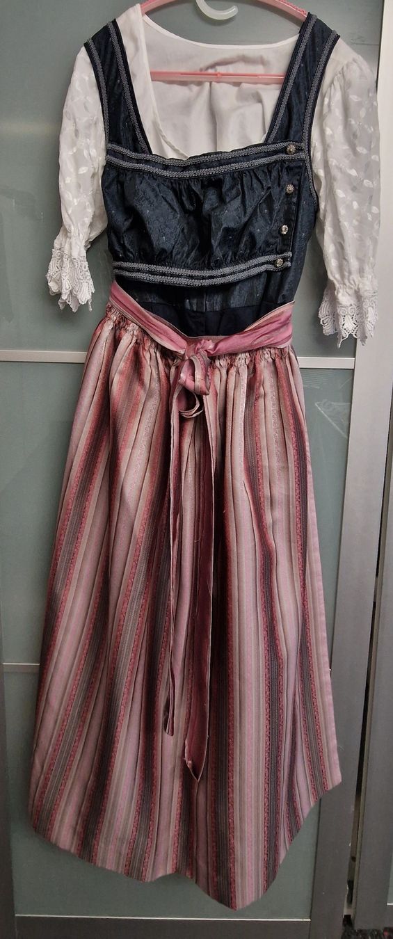 Vestiti: Dirndl mit Bluse und Schürze Grösse 48 – Usato da Itingen venduto da Claudia.E