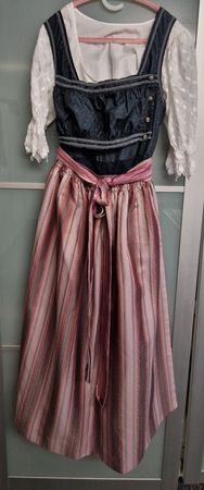 Dirndl mit Bluse und Schürze Grösse 48