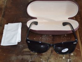 Sonnenbrille mit Etui