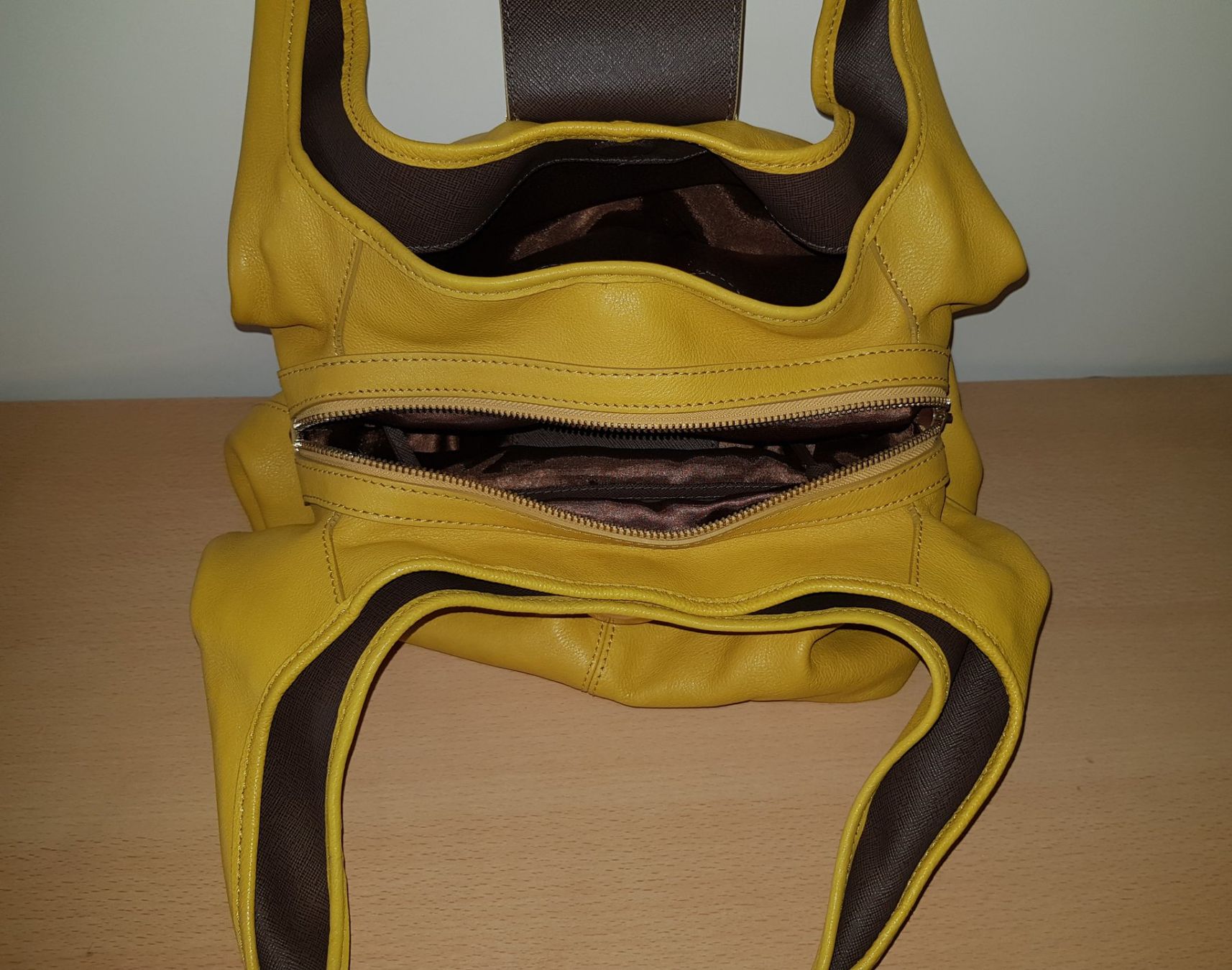 DKNY Taschen für Damen: DKNY Leder Handtasche Gelb – Gebraucht aus Basel von Birs868 8