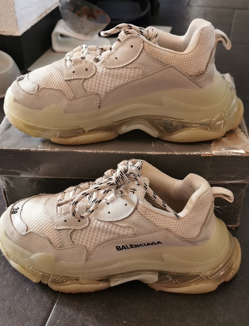 Scarpe da uomo: Sneakers – Usato da Morges venduto da B.Nipawan 3
