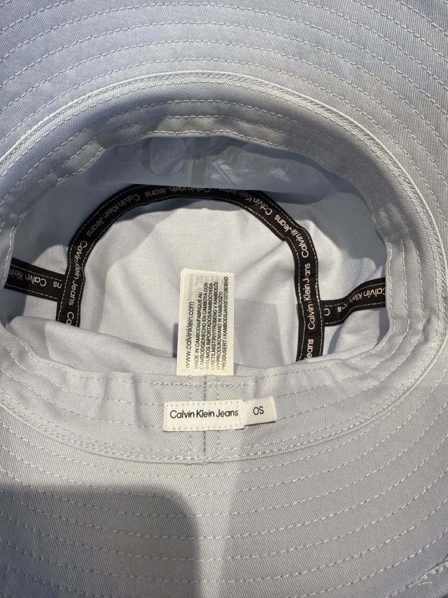 Calvin Klein Copricapi, berretti & cappellini: Neu Calvin Klein Jeans Bucket Hat – Nuovo (secondo la descrizione) da Kappel SO venduto da Janni07 2
