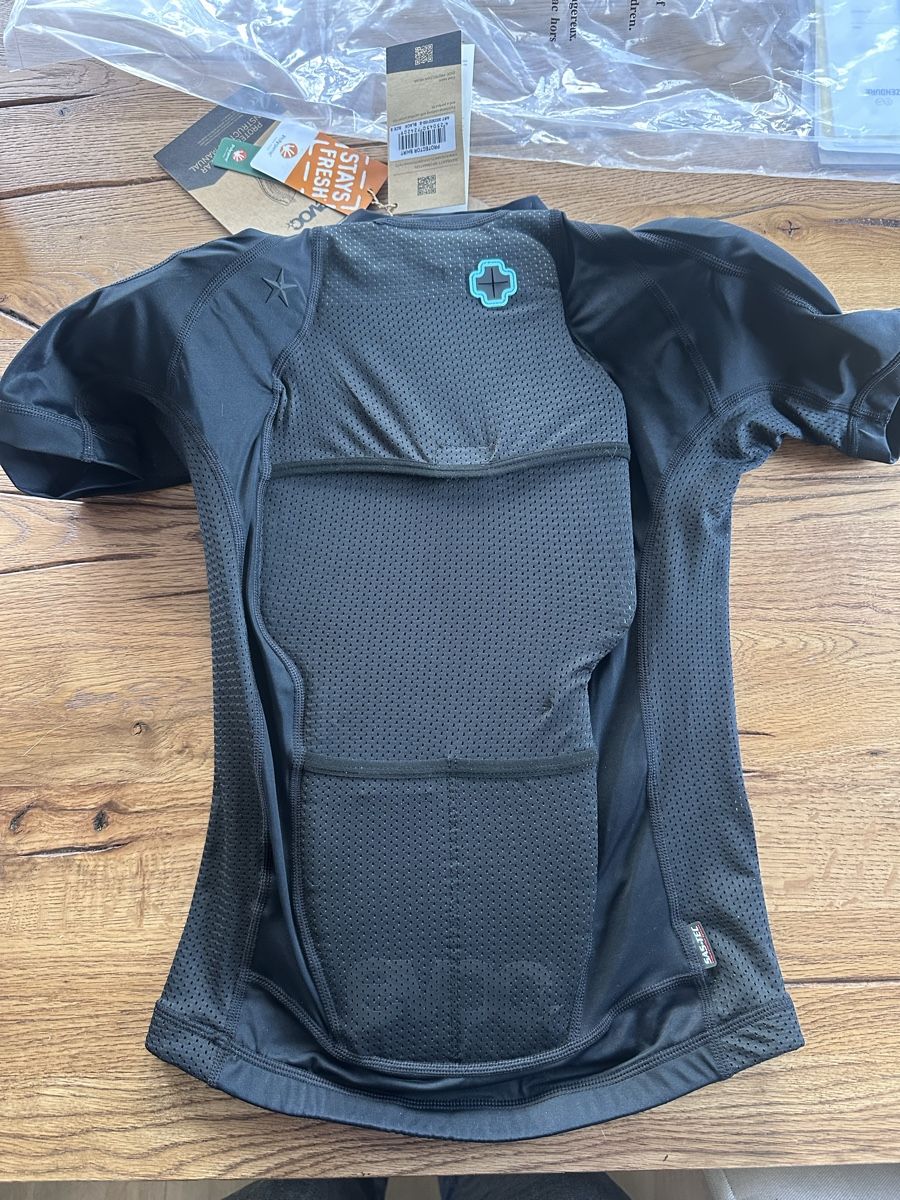 Evoc Schutz & Schoner: Evoc Protector Shirt black S – Neu und originalverpackt aus Rehetobel von StefanBrulisau3r 1