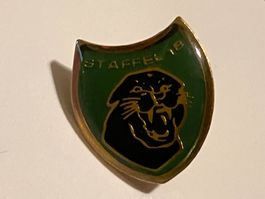 1 Pin Staffel 18